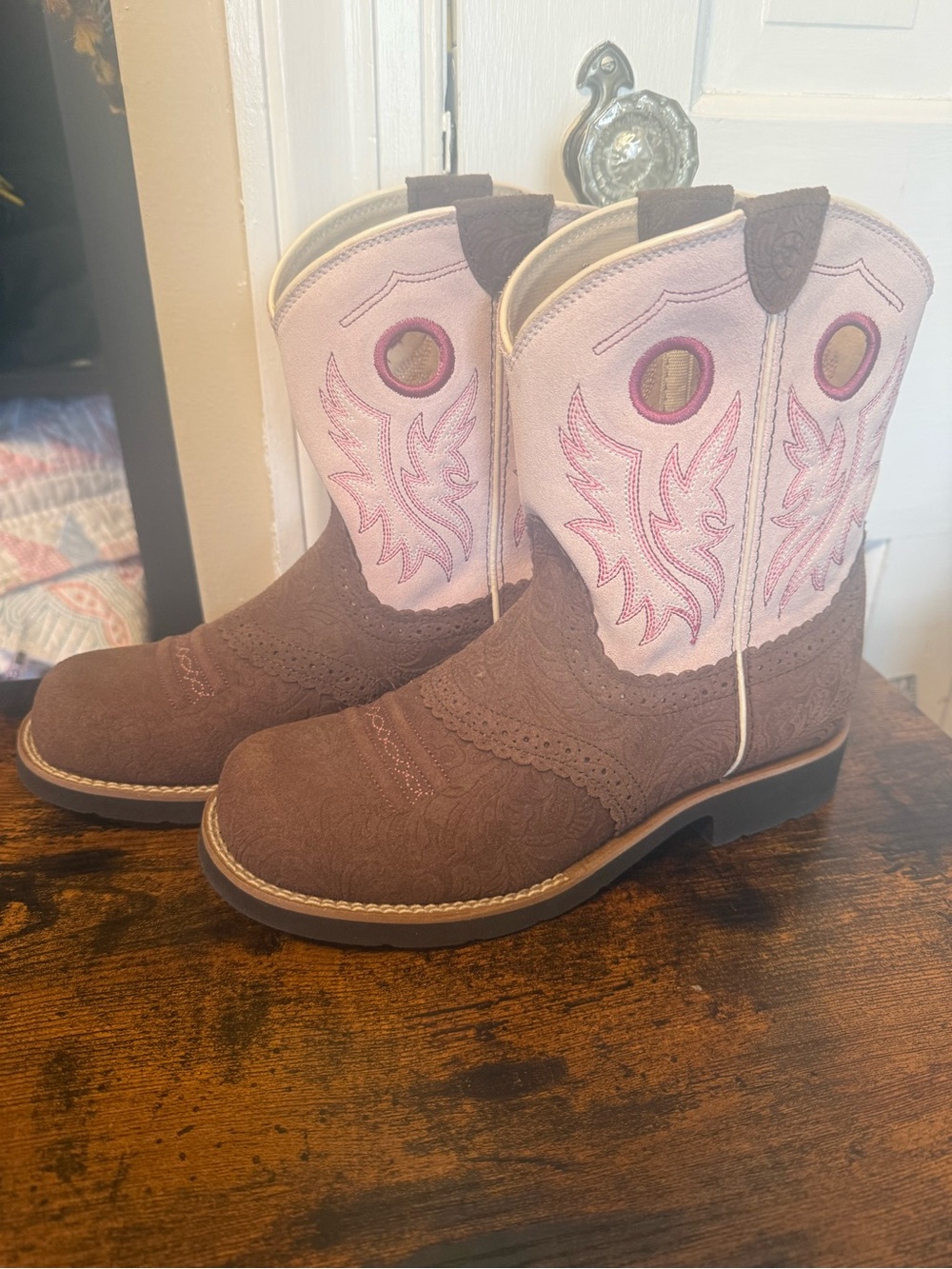 ARIAT GIRLS' TOOLED COWGIRL WESTERN BOOTS - ROUND TOE.